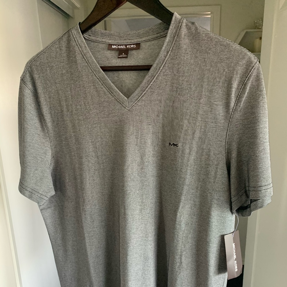Men’s Michael kors kids shirt V neck. Fitted